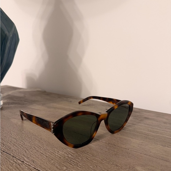 Like New | Saint Laurent Tortoiseshell Sunglasses - Picture 2 of 2